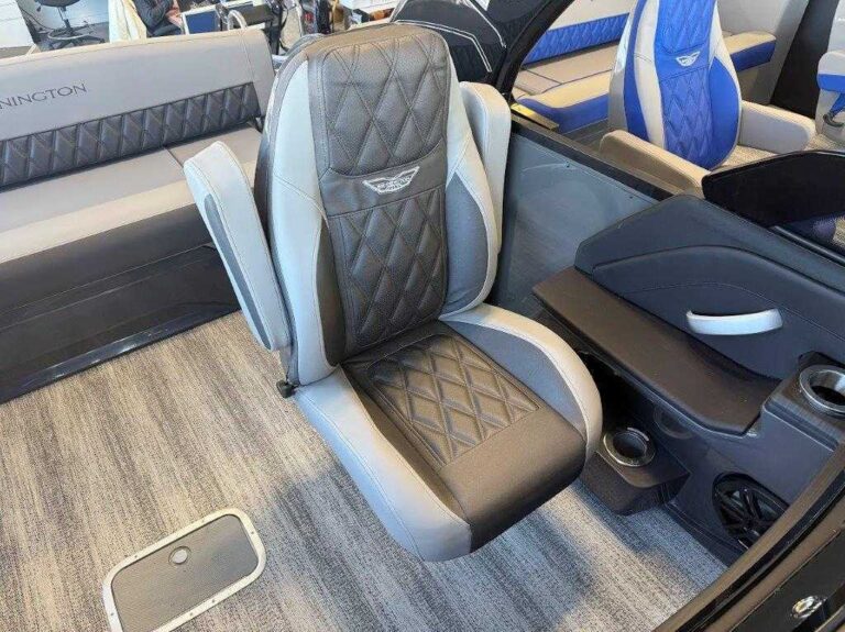 2026 Bennington 25QXSBWA - NEW DESIGN - ESP+ - Windshield - V10 425 HP!!! US-ETWS9307J526 [photo 13]